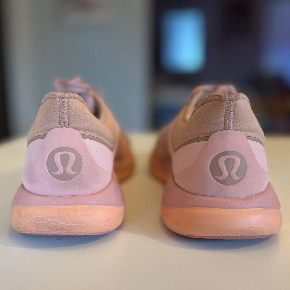 lululemon Women's Chargefeel Low Sneakers Color Mink Size: 8.5 - Picture 9 of 15
